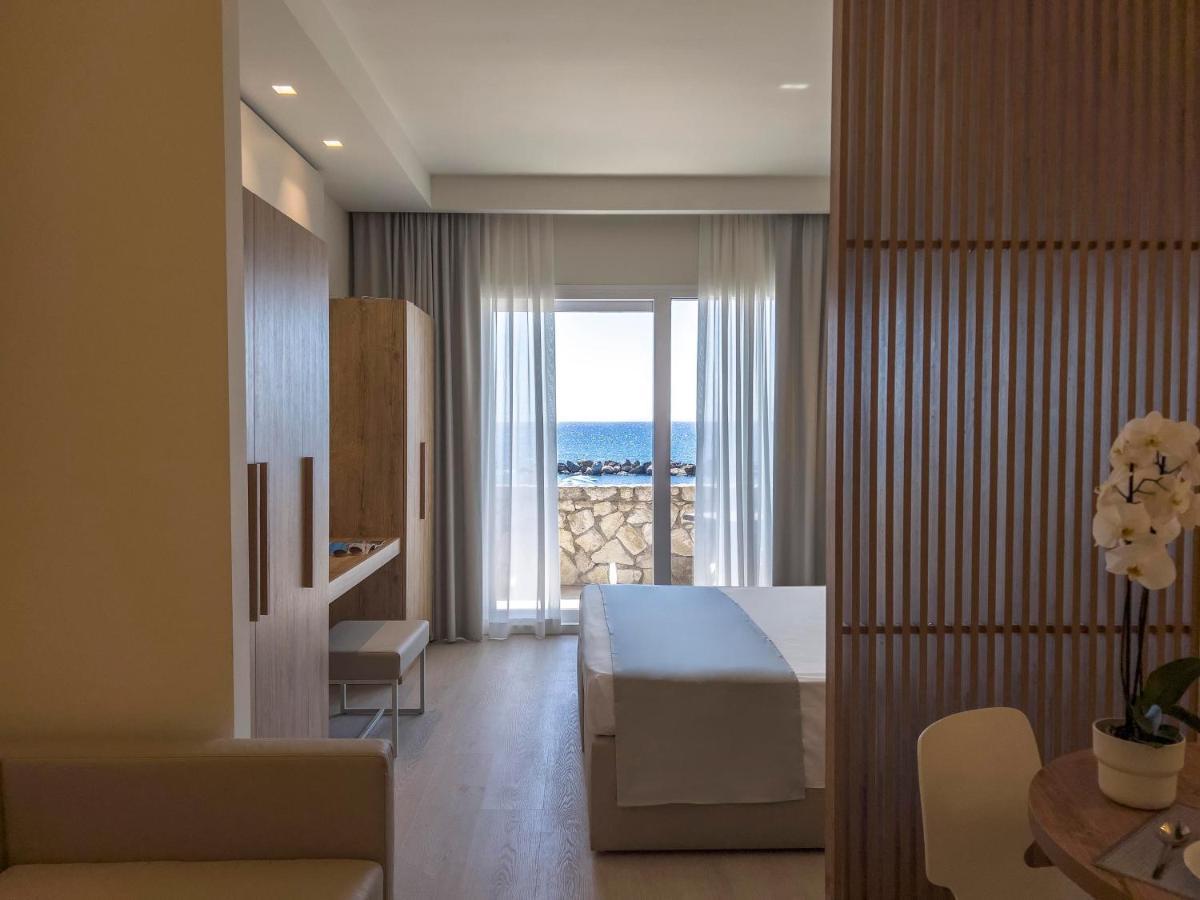 Rex Hotel